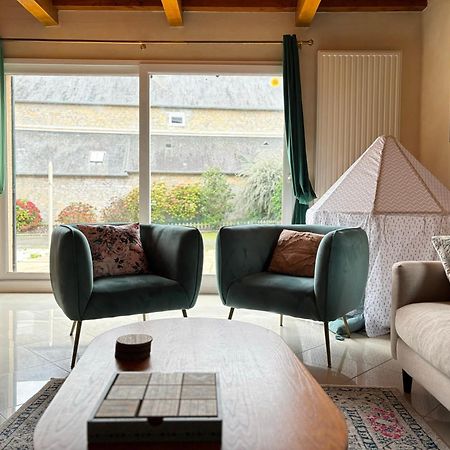 Le So Art, Grande Maison 4 Chambres, Terrain De Petanque, Grand Jardin Clos, Flipper, Babyfoot, Jeux Arcade, Ping Pong,1 Km Mer, Proche Golf, Port En Bessin, Bayeux Et Plages Du Debarquement, Adaptee Enfants Commes 外观 照片