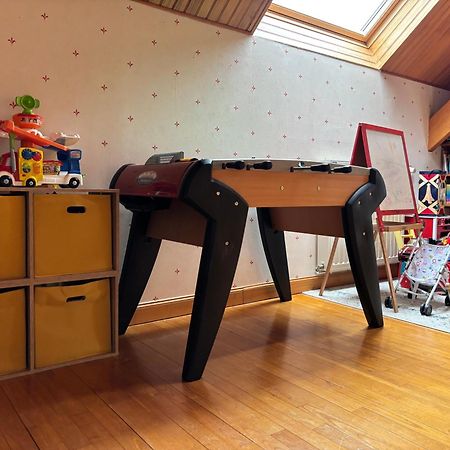 Le So Art, Grande Maison 4 Chambres, Terrain De Petanque, Grand Jardin Clos, Flipper, Babyfoot, Jeux Arcade, Ping Pong,1 Km Mer, Proche Golf, Port En Bessin, Bayeux Et Plages Du Debarquement, Adaptee Enfants Commes 外观 照片