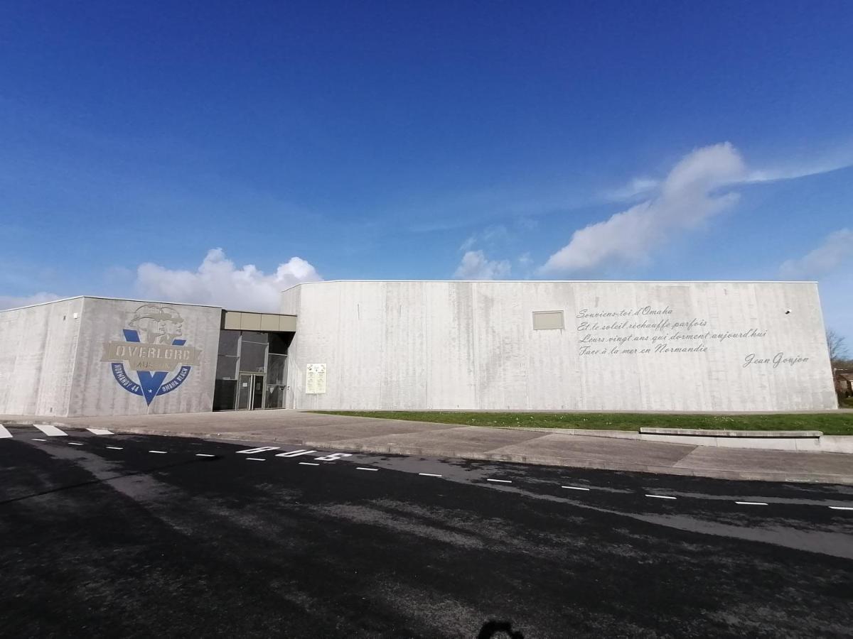 Le So Art, Grande Maison 4 Chambres, Terrain De Petanque, Grand Jardin Clos, Flipper, Babyfoot, Jeux Arcade, Ping Pong,1 Km Mer, Proche Golf, Port En Bessin, Bayeux Et Plages Du Debarquement, Adaptee Enfants Commes 外观 照片