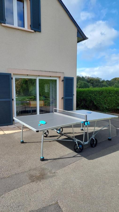 Le So Art, Grande Maison 4 Chambres, Terrain De Petanque, Grand Jardin Clos, Flipper, Babyfoot, Jeux Arcade, Ping Pong,1 Km Mer, Proche Golf, Port En Bessin, Bayeux Et Plages Du Debarquement, Adaptee Enfants Commes 外观 照片