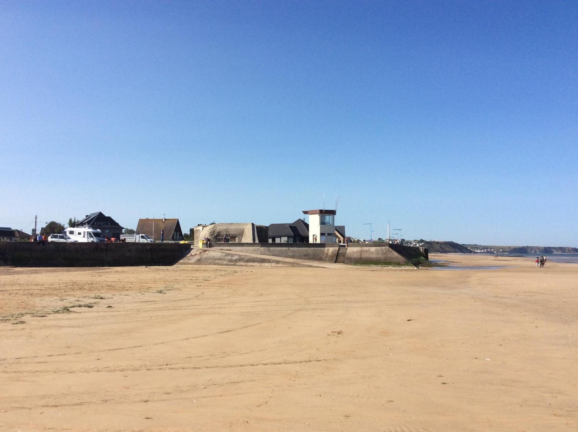 Le So Art, Grande Maison 4 Chambres, Terrain De Petanque, Grand Jardin Clos, Flipper, Babyfoot, Jeux Arcade, Ping Pong,1 Km Mer, Proche Golf, Port En Bessin, Bayeux Et Plages Du Debarquement, Adaptee Enfants Commes 外观 照片