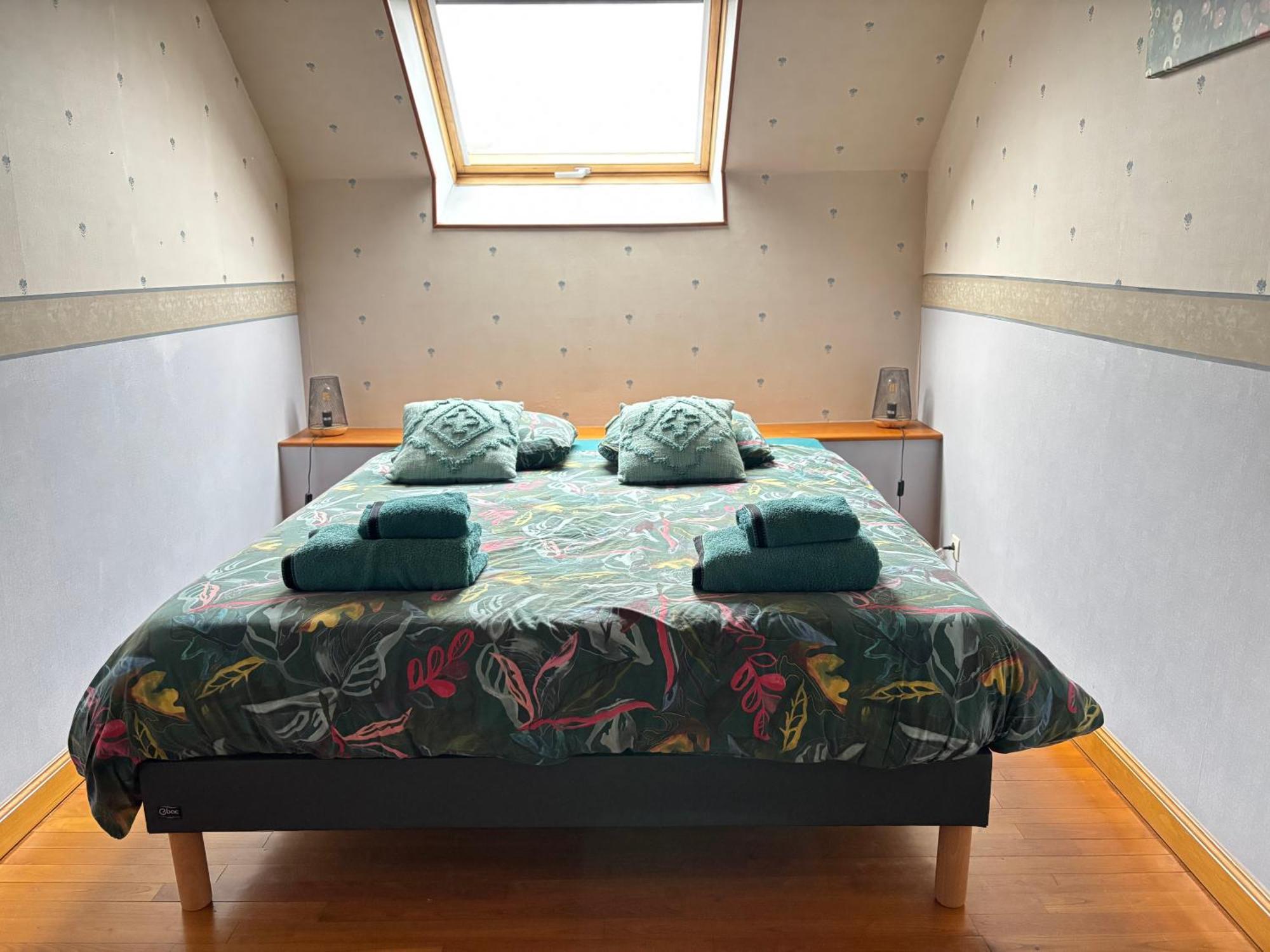 Le So Art, Grande Maison 4 Chambres, Terrain De Petanque, Grand Jardin Clos, Flipper, Babyfoot, Jeux Arcade, Ping Pong,1 Km Mer, Proche Golf, Port En Bessin, Bayeux Et Plages Du Debarquement, Adaptee Enfants Commes 外观 照片