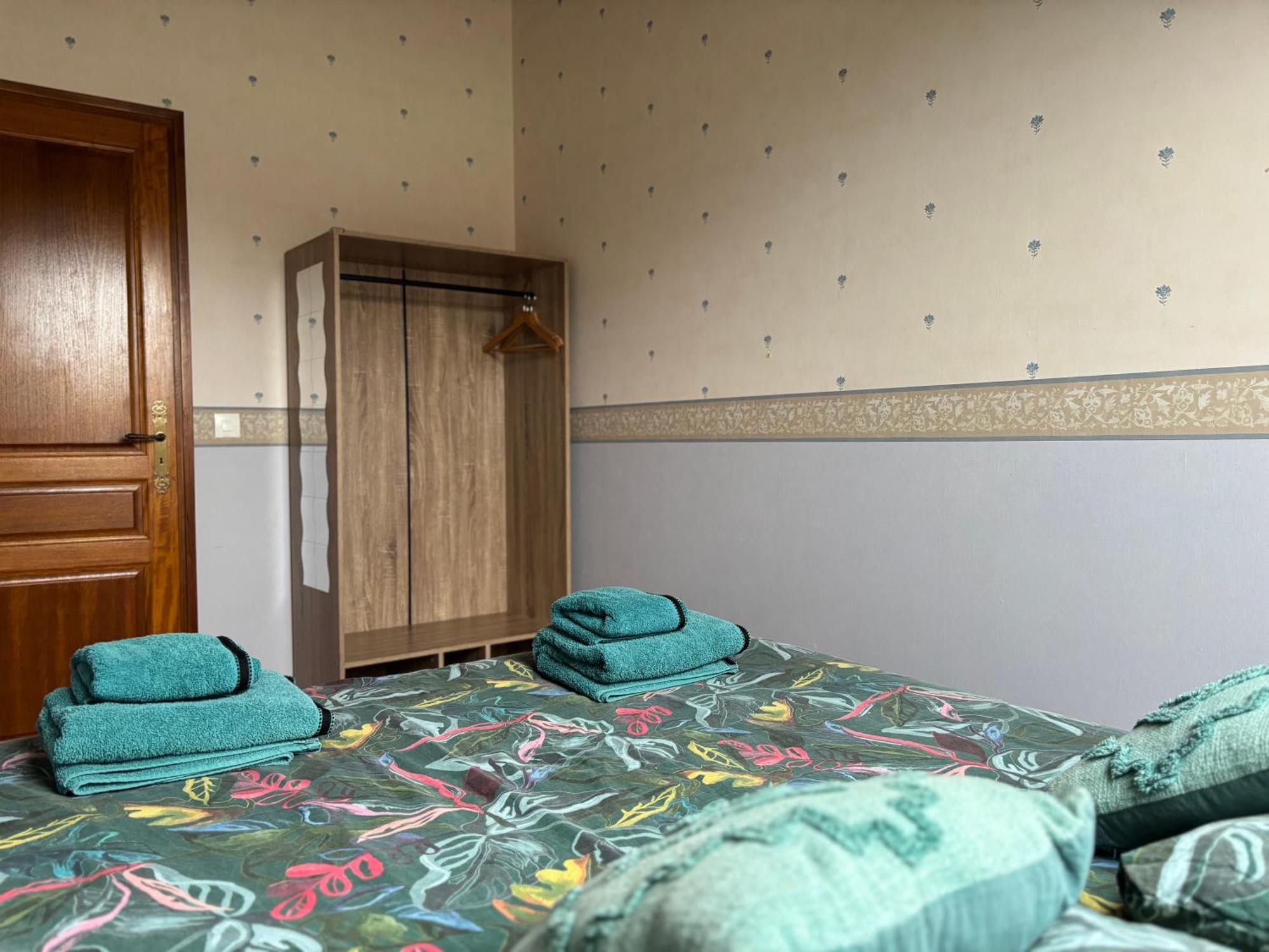 Le So Art, Grande Maison 4 Chambres, Terrain De Petanque, Grand Jardin Clos, Flipper, Babyfoot, Jeux Arcade, Ping Pong,1 Km Mer, Proche Golf, Port En Bessin, Bayeux Et Plages Du Debarquement, Adaptee Enfants Commes 外观 照片