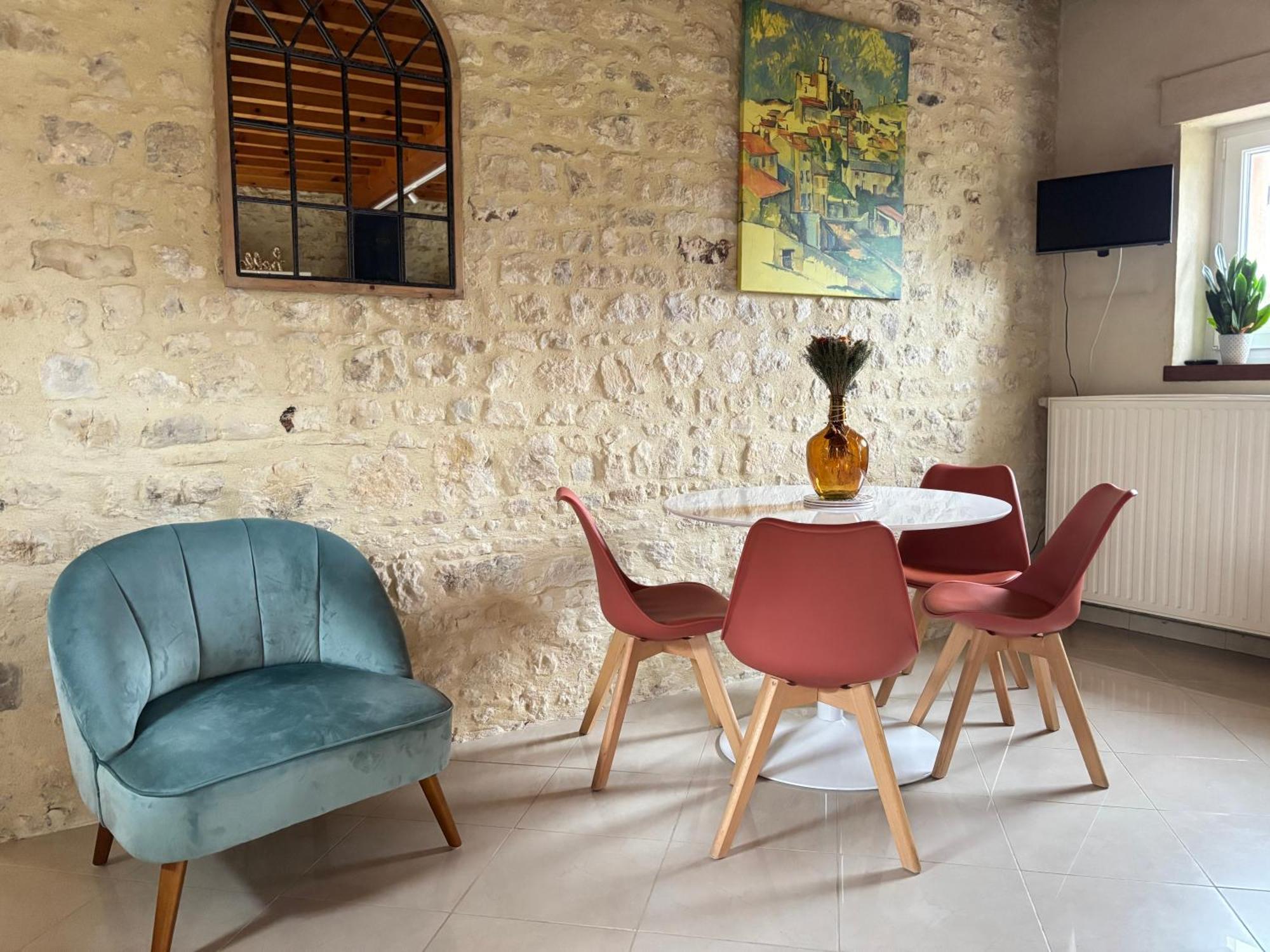 Le So Art, Grande Maison 4 Chambres, Terrain De Petanque, Grand Jardin Clos, Flipper, Babyfoot, Jeux Arcade, Ping Pong,1 Km Mer, Proche Golf, Port En Bessin, Bayeux Et Plages Du Debarquement, Adaptee Enfants Commes 外观 照片