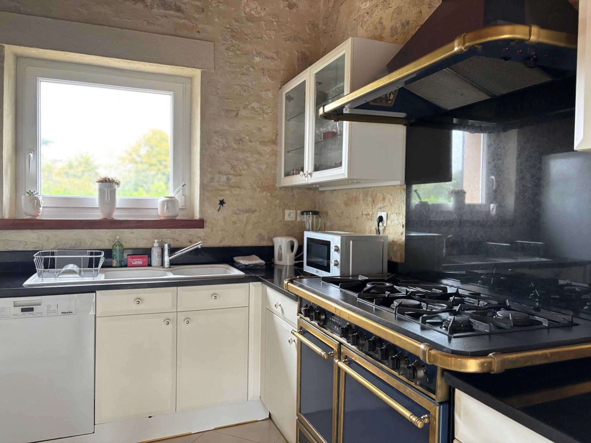 Le So Art, Grande Maison 4 Chambres, Terrain De Petanque, Grand Jardin Clos, Flipper, Babyfoot, Jeux Arcade, Ping Pong,1 Km Mer, Proche Golf, Port En Bessin, Bayeux Et Plages Du Debarquement, Adaptee Enfants Commes 外观 照片